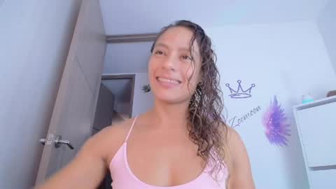Snapshot of zoe_moon85 chatting on May 2026 10:40:02 PM zoe online show from May 2026 10:40:02 PM