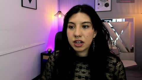 zoe_moreau online show from May 2026 07:29:01 PM
