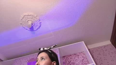 zoe_pettite_ online show from March 2025 07:01:02 PM
