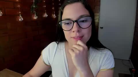 Snapshot of zoe_ringer chatting on February 2025 04:31:02 PM Zoe online show from February 2025 04:31:02 PM