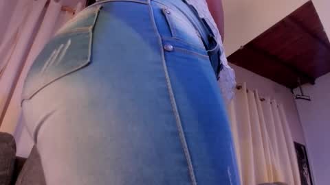 Zoe online show from October 2025 06:32:02 AM