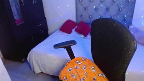Snapshot of zoe_sexy69 chatting on March 2025 11:53:01 PM ZOE online show from March 2025 11:53:01 PM