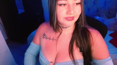 Snapshot of zoe_sexy69 chatting on March 2025 10:39:02 PM ZOE online show from March 2025 10:39:02 PM