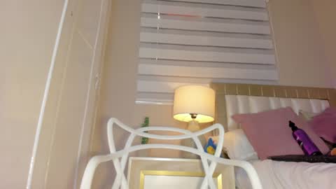 Hi guys i am Zoe  online show from January 2025 05:41:01 PM