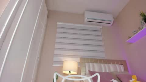 Hi guys i am Zoe  online show from February 2025 02:44:02 PM