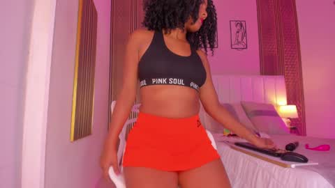 Hi guys i am Zoe  online show from October 2025 11:27:02 AM