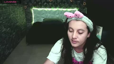 Carolina online show from February 2025 02:08:01 AM