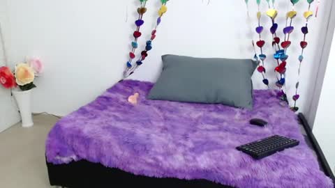 Carolina online show from February 2025 08:33:01 AM