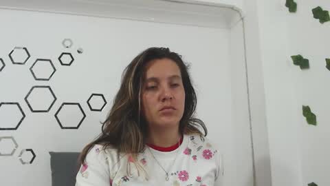 Carolina online show from September 2025 12:03:02 AM