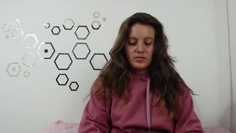 Carolina online show from September 2025 11:31:02 PM