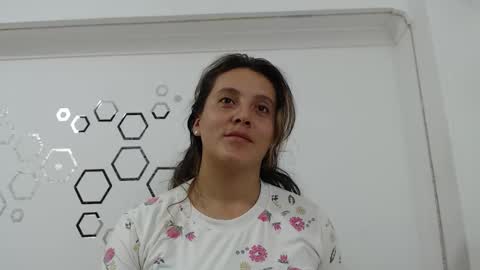 Carolina online show from October 2025 09:55:01 PM