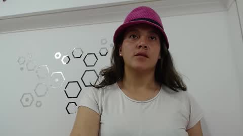 Carolina online show from October 2025 10:22:02 PM