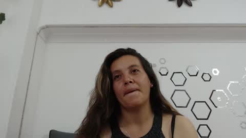 Carolina online show from November 2025 10:20:02 PM