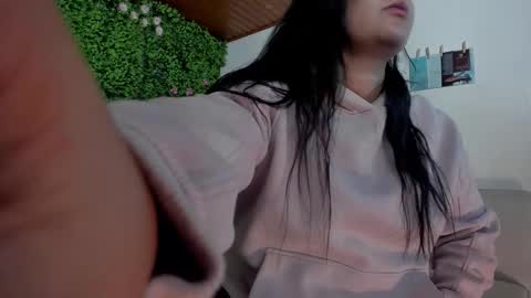 Zoe online show from October 2025 04:40:01 AM