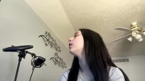 Snapshot of zoeapolo chatting on April 2026 07:33:02 PM zoeapolo online show from April 2026 07:33:02 PM