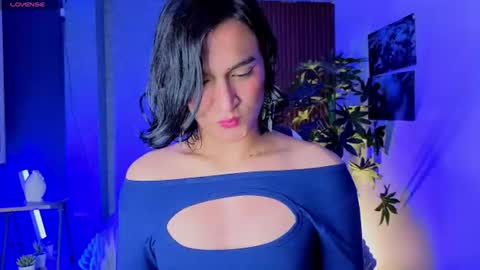 Snapshot of zoee_kiss_ chatting on June 2026 05:53:02 AM ZOE online show from June 2026 05:53:02 AM