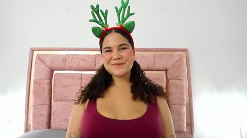 Snapshot of zoee_lov chatting on December 2024 03:08:02 AM zoee online show from December 2024 03:08:02 AM