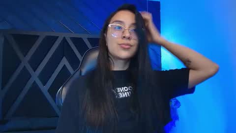 Zoe 3 online show from February 2026 05:25:01 PM