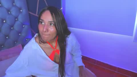 zoee perez online show from November 2025 08:08:01 PM