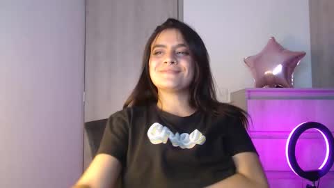 Snapshot of zoee_t chatting on January 2026 11:19:01 PM Zoee online show from January 2026 11:19:01 PM