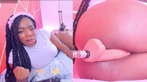 Snapshot of zoeethompson_cm chatting on March 2025 02:18:02 PM online show from March 2025 02:18:02 PM