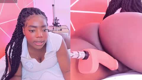 Snapshot of zoeethompson_cm chatting on March 2025 11:10:02 AM online show from March 2025 11:10:02 AM