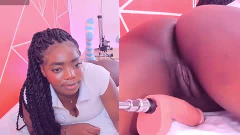 Snapshot of zoeethompson_cm chatting on March 2025 02:16:01 PM online show from March 2025 02:16:01 PM