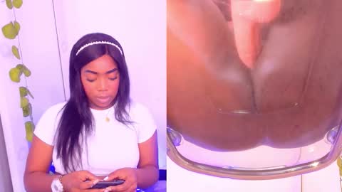 Snapshot of zoeethompson_cm chatting on September 2025 11:12:02 AM online show from September 2025 11:12:02 AM