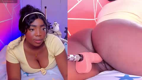 Snapshot of zoeethompson_cm chatting on October 2025 11:07:02 AM online show from October 2025 11:07:02 AM