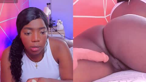 Snapshot of zoeethompson_cm chatting on October 2025 11:06:02 AM online show from October 2025 11:06:02 AM