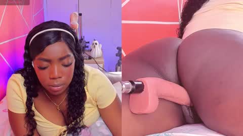 Snapshot of zoeethompson_cm chatting on October 2025 11:07:01 AM online show from October 2025 11:07:01 AM