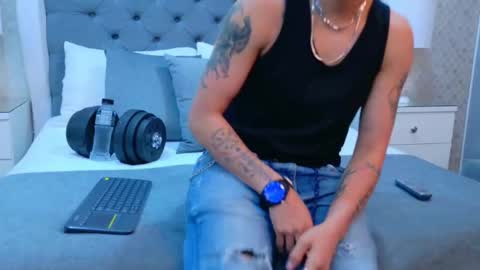 Zoe Krug online show from November 2025 11:55:02 AM