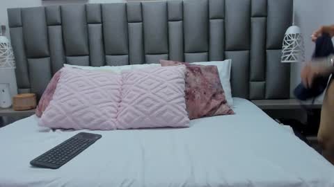 Snapshot of zoekrug chatting on February 2026 12:14:01 PM Zoe Krug online show from February 2026 12:14:01 PM