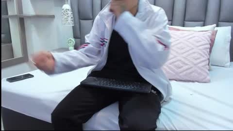 Snapshot of zoekrug chatting on March 2026 12:19:02 PM Zoe Krug online show from March 2026 12:19:02 PM