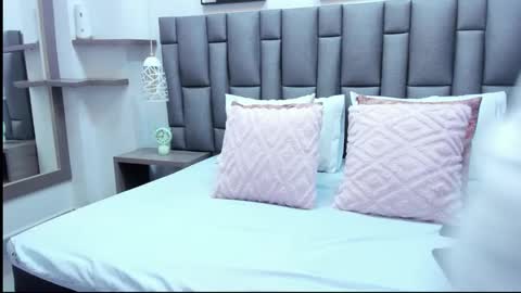 Snapshot of zoekrug chatting on March 2026 12:09:01 PM Zoe Krug online show from March 2026 12:09:01 PM