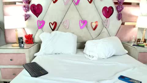 zoelucas online show from September 2025 07:17:02 PM