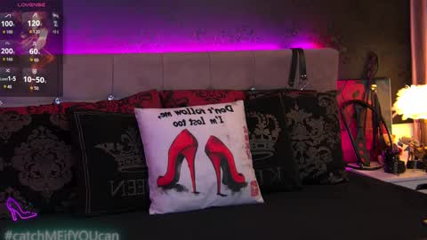 Snapshot of zoemesmerizee chatting on February 2026 09:49:02 AM ZoeMesmerize online show from February 2026 09:49:02 AM