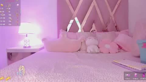 Antonella Kim online show from September 2025 02:40:02 PM