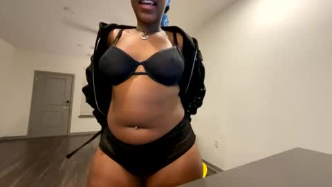 Snapshot of zoemovesme chatting on July 2026 09:45:02 AM Zoe online show from July 2026 09:45:02 AM