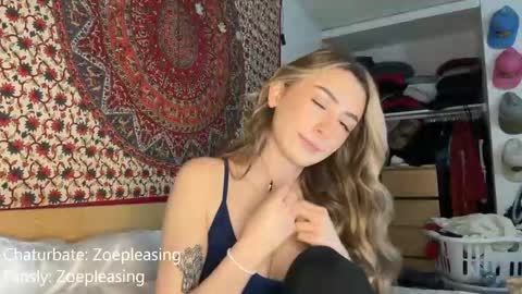 Snapshot of zoepleasing chatting on November 2025 01:38:02 AM zoepleasing online show from November 2025 01:38:02 AM