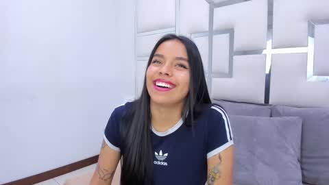 Snapshot of zoeswanx chatting on February 2025 01:44:01 PM ZoeSwam online show from February 2025 01:44:01 PM