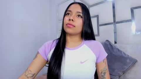 Snapshot of zoeswanx chatting on October 2025 01:53:02 PM ZoeSwam online show from October 2025 01:53:02 PM