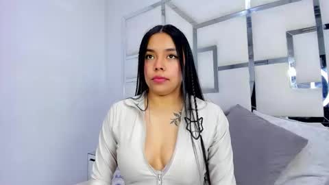 Snapshot of zoeswanx chatting on October 2025 11:40:01 AM ZoeSwam online show from October 2025 11:40:01 AM