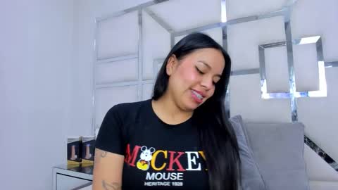 Snapshot of zoeswanx chatting on December 2025 12:10:01 PM ZoeSwam online show from December 2025 12:10:01 PM