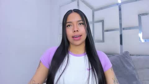 Snapshot of zoeswanx chatting on December 2025 11:48:01 AM ZoeSwam online show from December 2025 11:48:01 AM