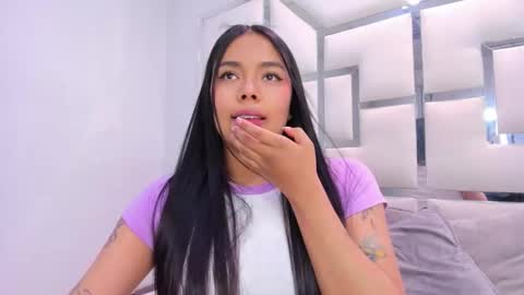 Snapshot of zoeswanx chatting on December 2025 02:05:01 AM ZoeSwam online show from December 2025 02:05:01 AM