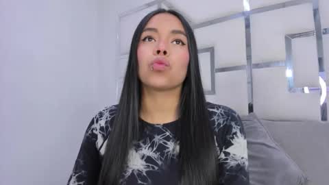 Snapshot of zoeswanx chatting on December 2025 11:04:02 AM ZoeSwam online show from December 2025 11:04:02 AM