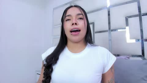 ZoeSwam online show from May 2026 01:05:02 PM