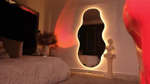 zoevidal_ online show from November 2025 11:54:01 AM