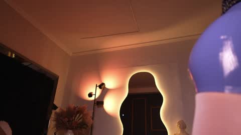 zoevidal_ online show from April 2026 12:29:02 PM